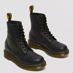 NWOT Doc Marten 1460 Pascal